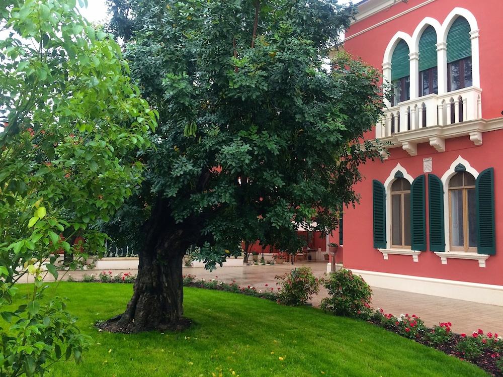 Donnenzo Acomodação com café da manhã Latiano Exterior foto